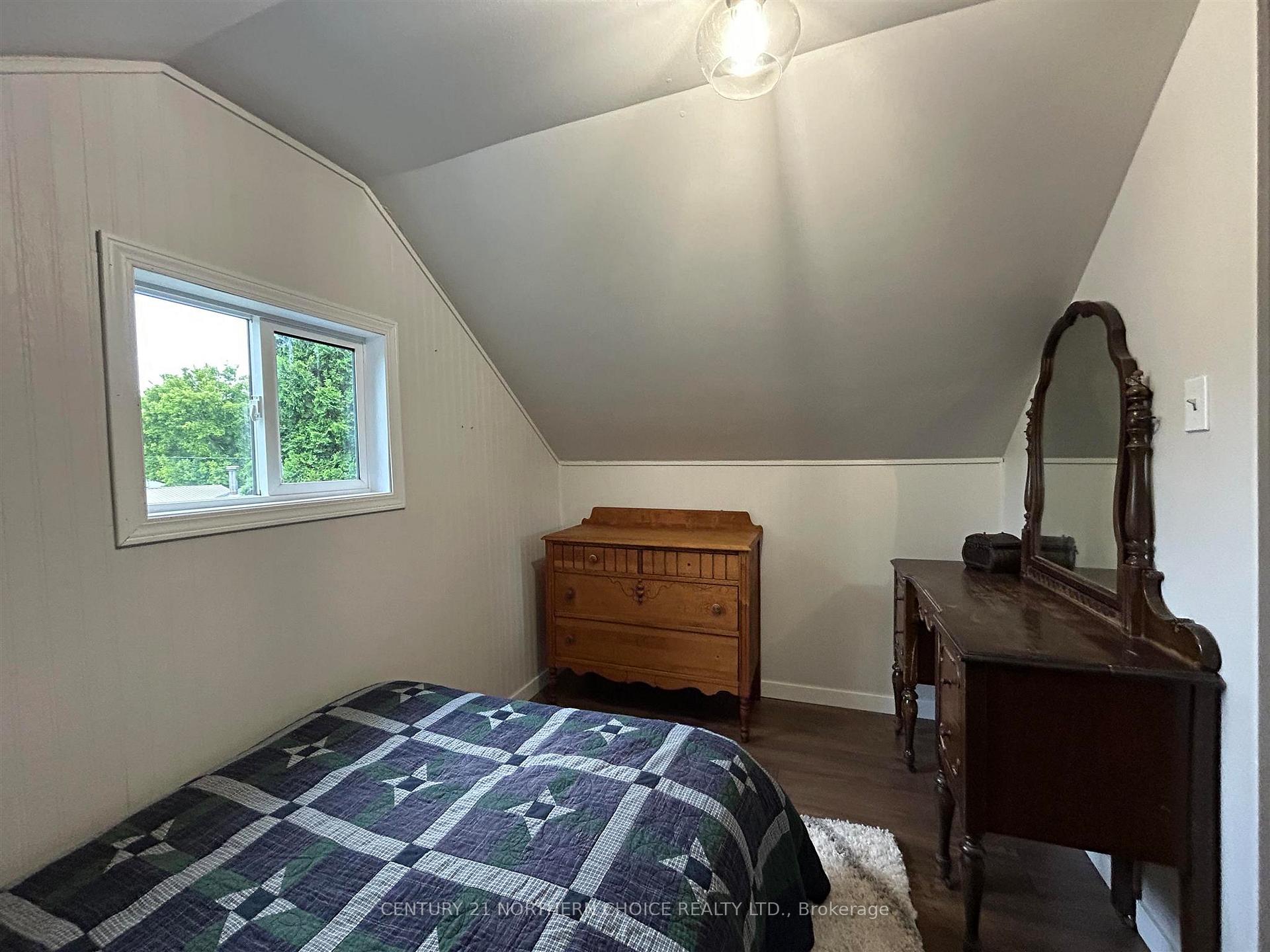 Photo 26 of 907 Smith Avenue, Fort Frances — HOMEH
