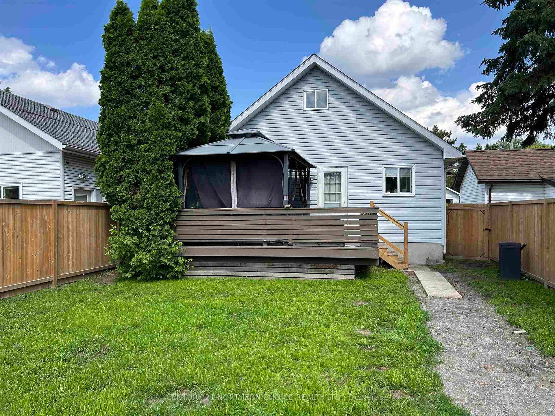 Photo 29 of 907 Smith Avenue, Fort Frances — HOMEH