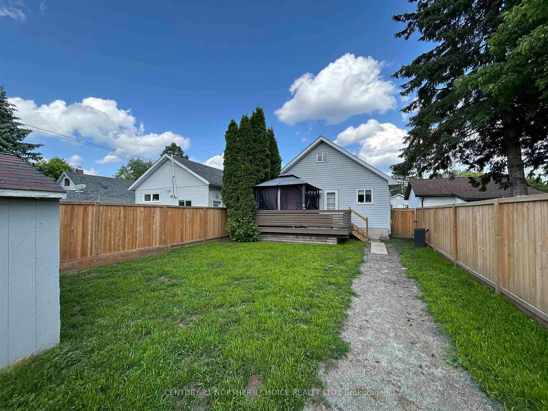 Photo 33 of 907 Smith Avenue, Fort Frances — HOMEH