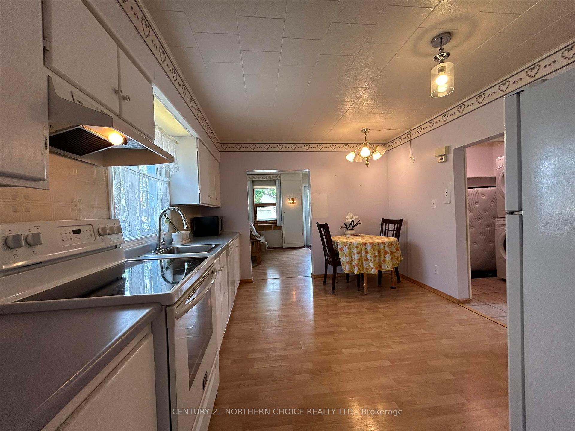 Photo 6 of 919 Smith Avenue, Fort Frances — HOMEH