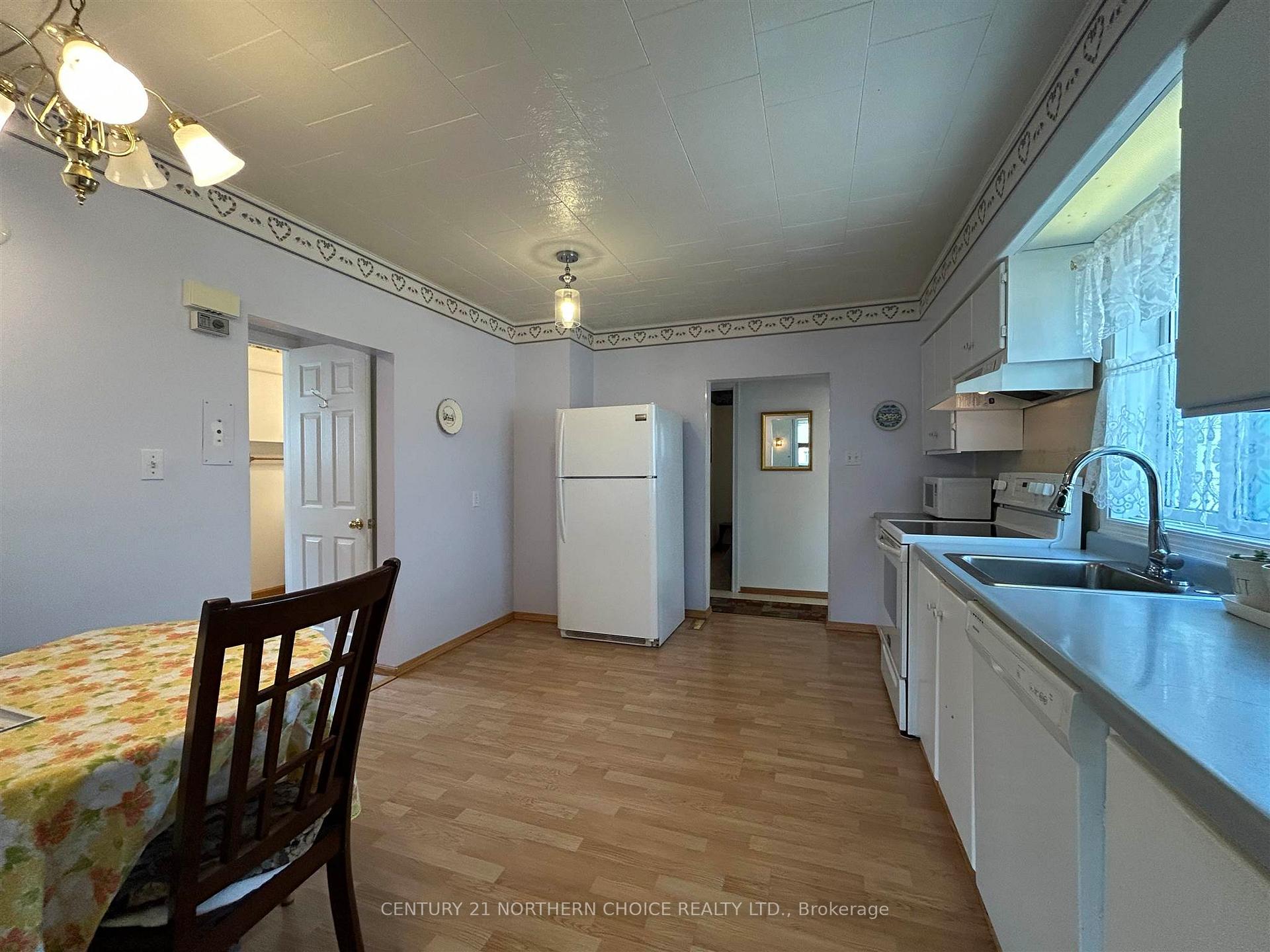 Photo 7 of 919 Smith Avenue, Fort Frances — HOMEH