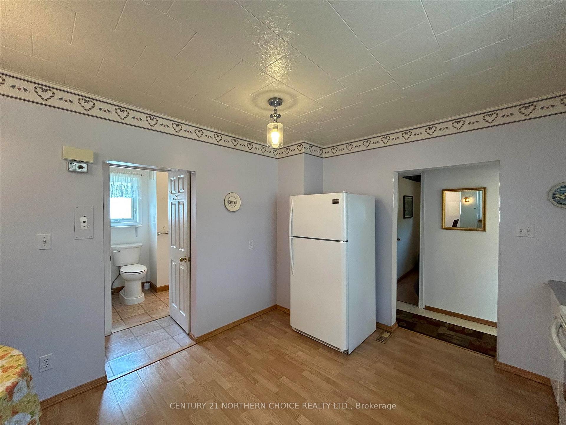 Photo 10 of 919 Smith Avenue, Fort Frances — HOMEH