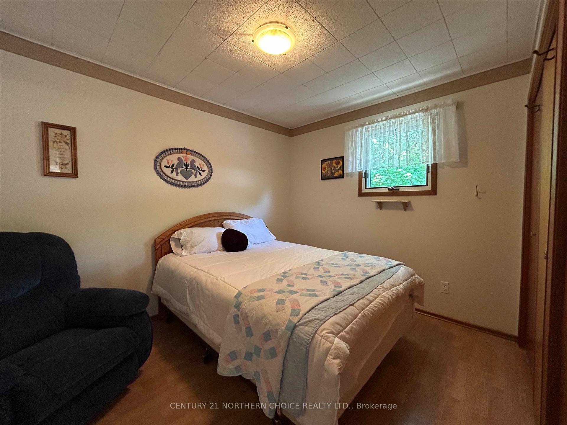 Photo 15 of 919 Smith Avenue, Fort Frances — HOMEH