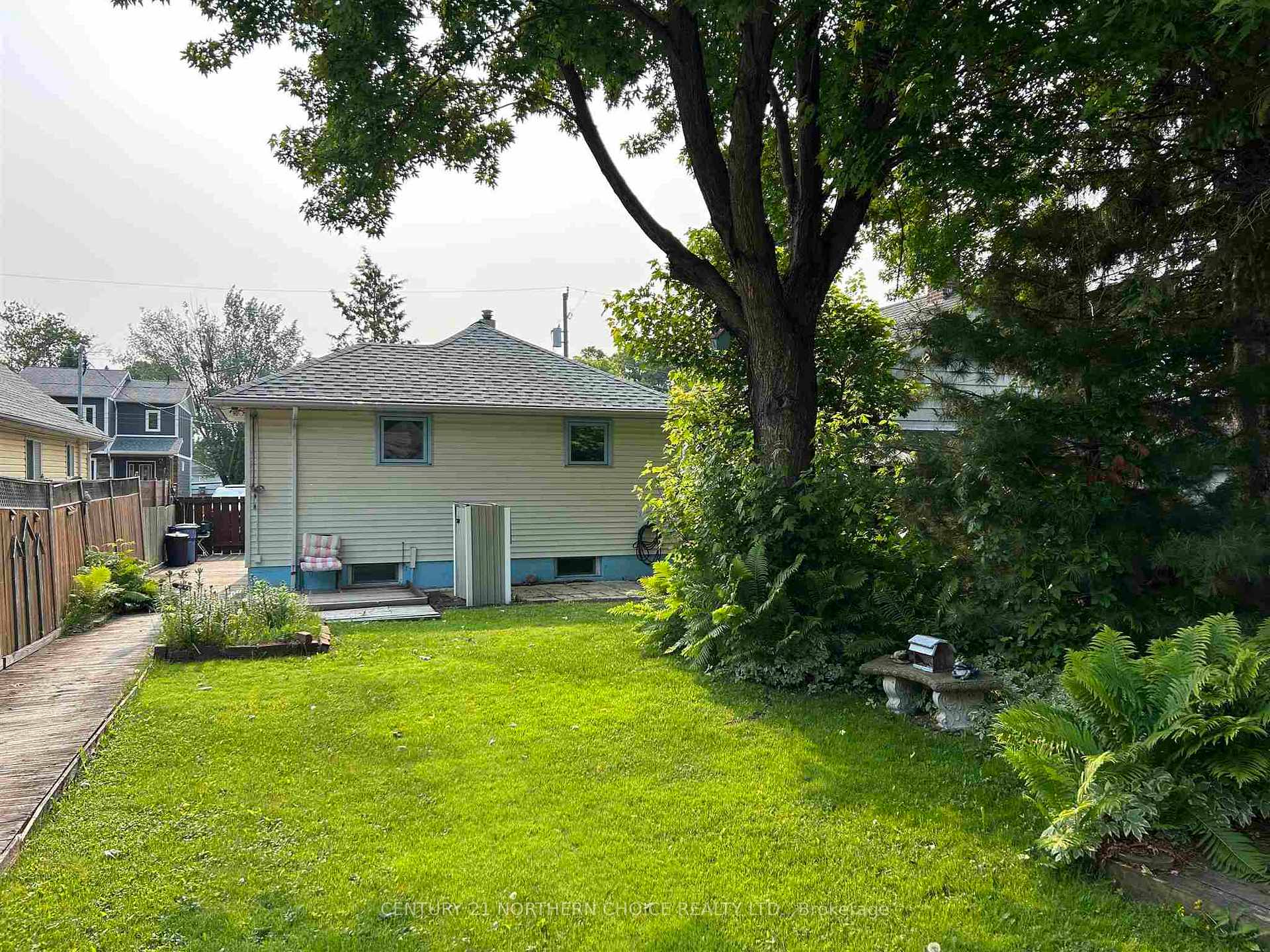 Photo 32 of 919 Smith Avenue, Fort Frances — HOMEH