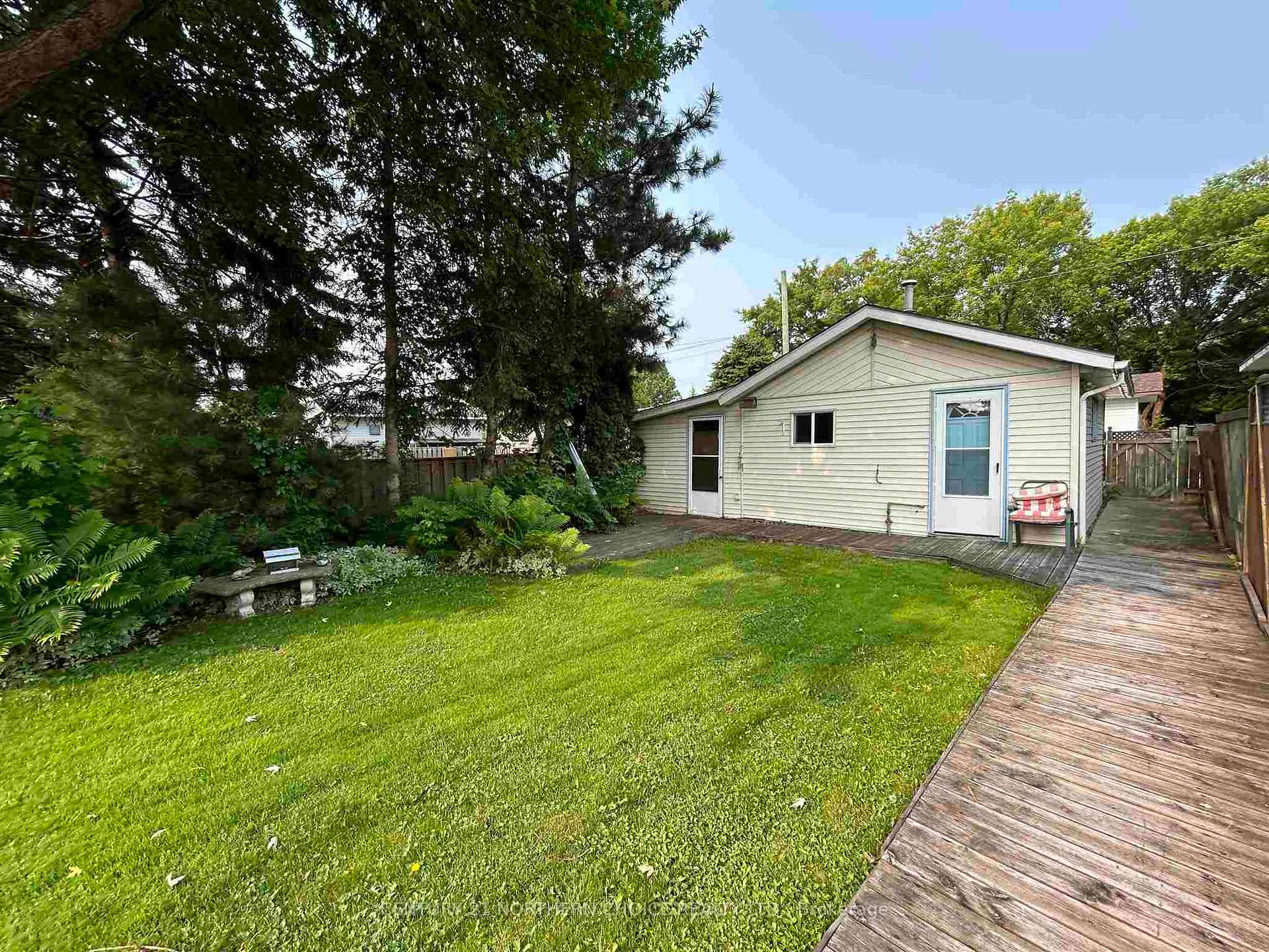 Photo 33 of 919 Smith Avenue, Fort Frances — HOMEH
