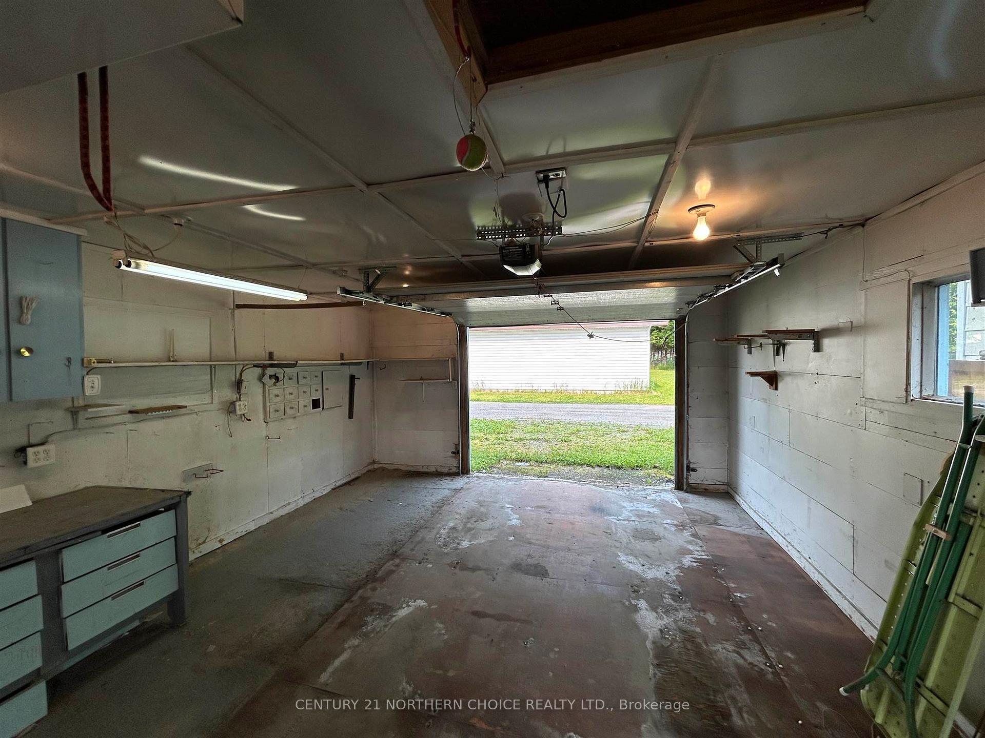 Photo 40 of 919 Smith Avenue, Fort Frances — HOMEH