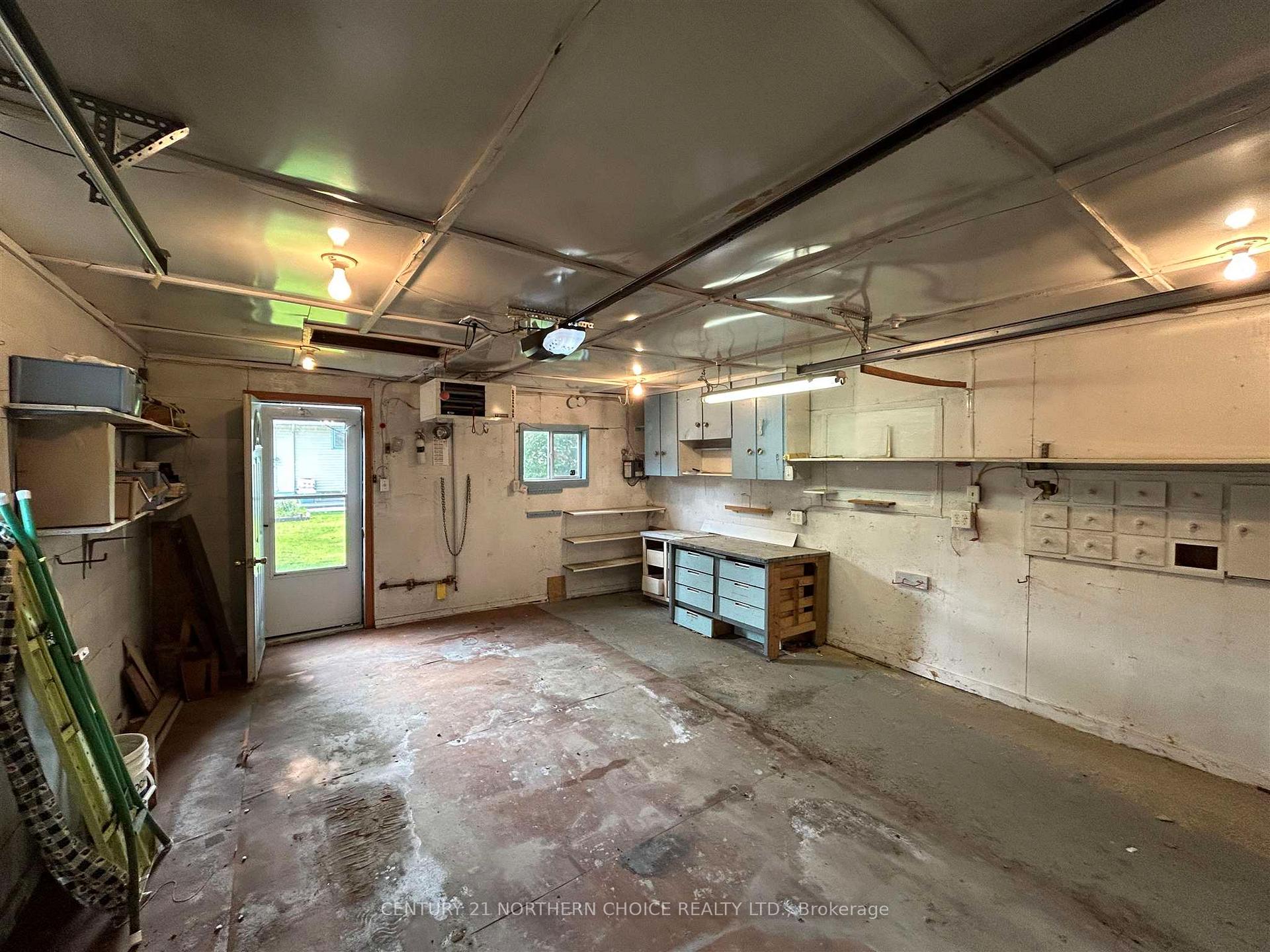 Photo 41 of 919 Smith Avenue, Fort Frances — HOMEH