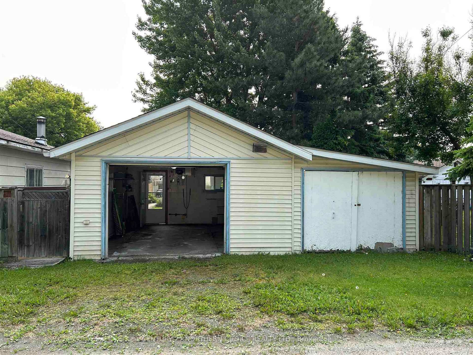 Photo 42 of 919 Smith Avenue, Fort Frances — HOMEH