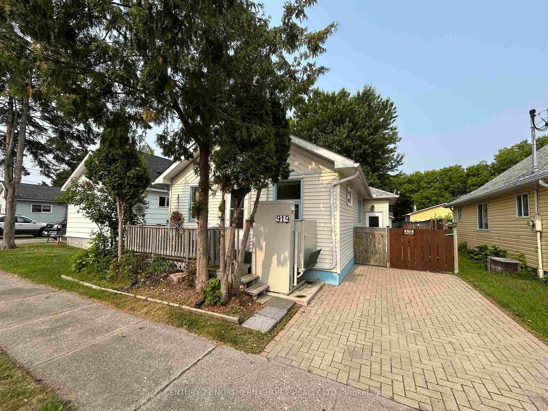 Photo 45 of 919 Smith Avenue, Fort Frances — HOMEH