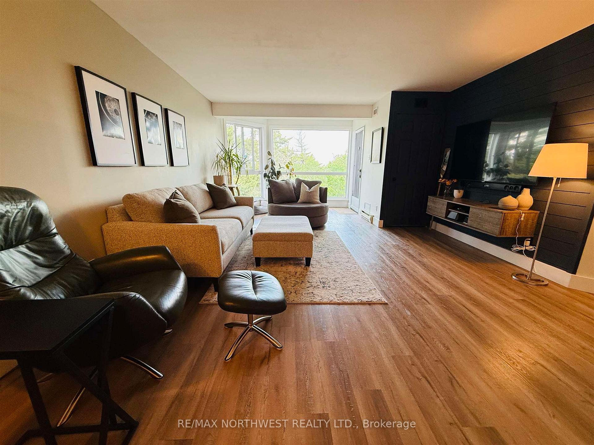 Photo 8 of Unit 303, 471 Lakeview Drive, Kenora, Norman — HOMEH
