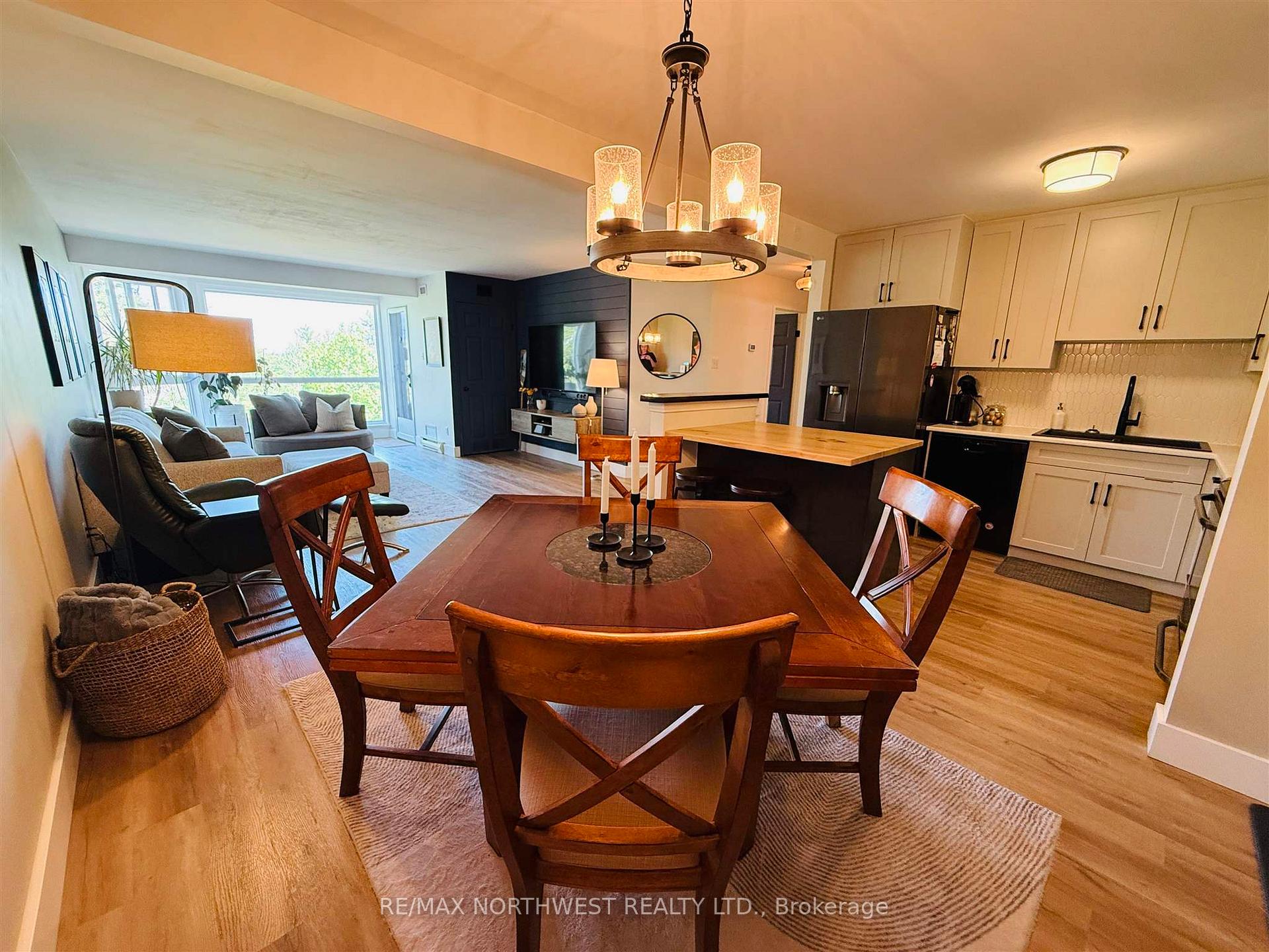 Photo 11 of Unit 303, 471 Lakeview Drive, Kenora, Norman — HOMEH