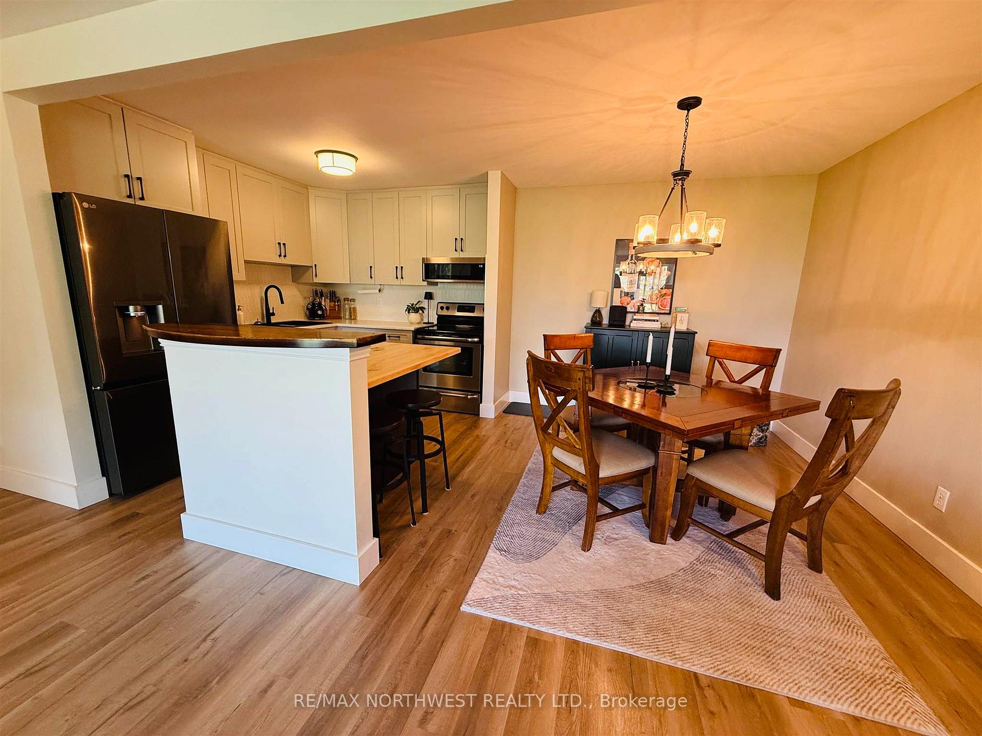 Photo 15 of Unit 303, 471 Lakeview Drive, Kenora, Norman — HOMEH