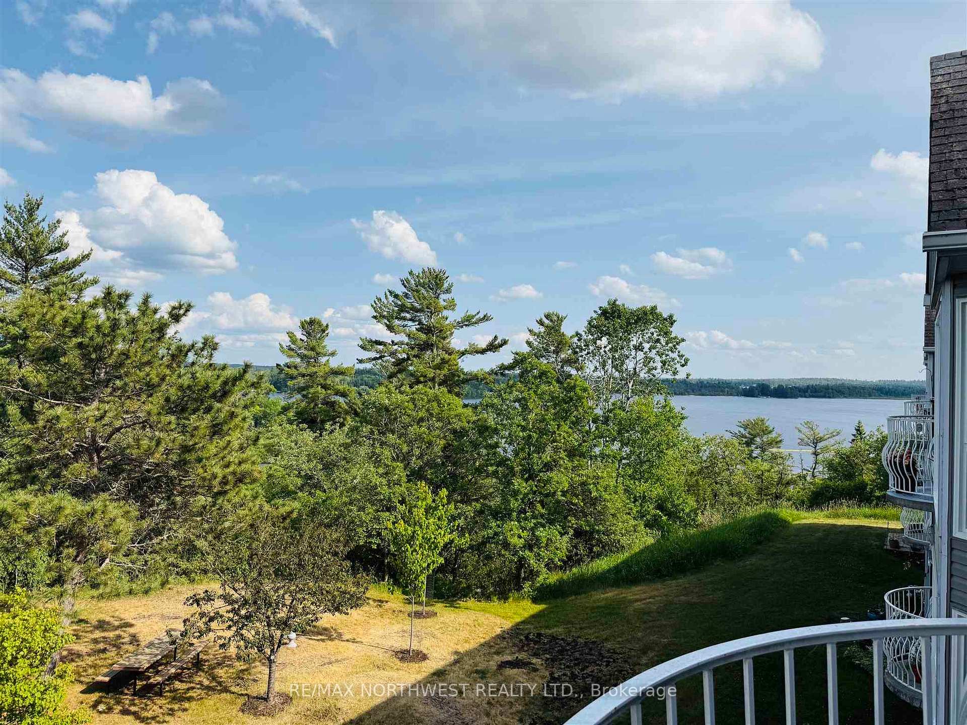 Photo 31 of Unit 303, 471 Lakeview Drive, Kenora, Norman — HOMEH