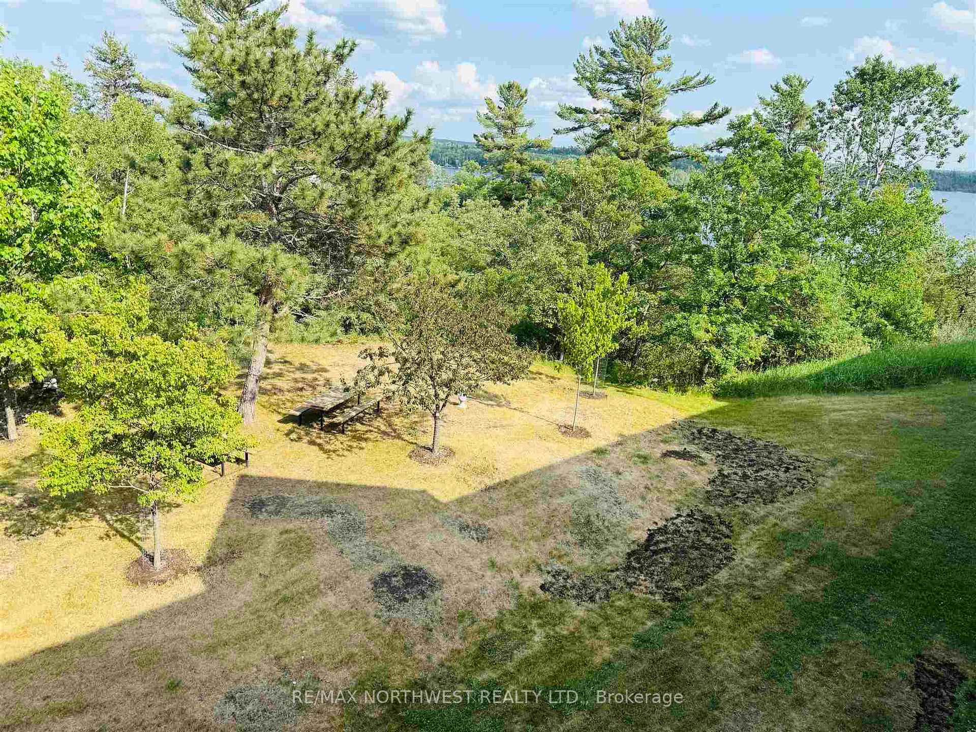 Photo 33 of Unit 303, 471 Lakeview Drive, Kenora, Norman — HOMEH