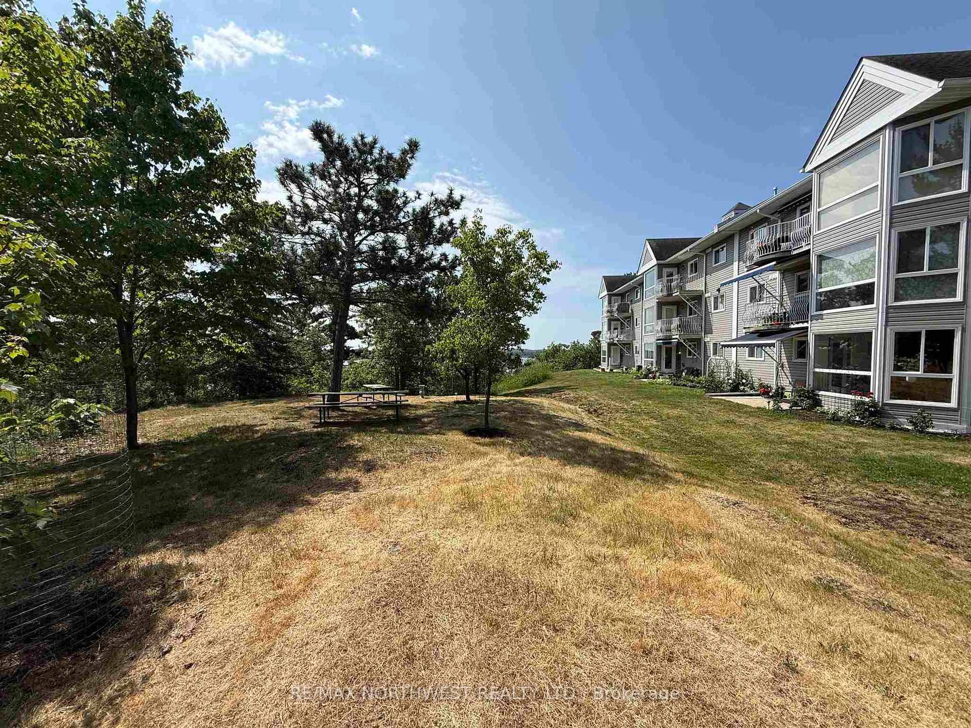 Photo 44 of Unit 303, 471 Lakeview Drive, Kenora, Norman — HOMEH