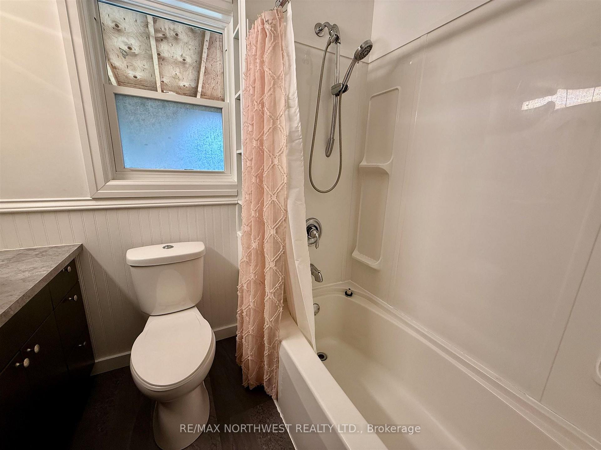Photo 10 of 315 Main Street, Kenora, Keewatin — HOMEH