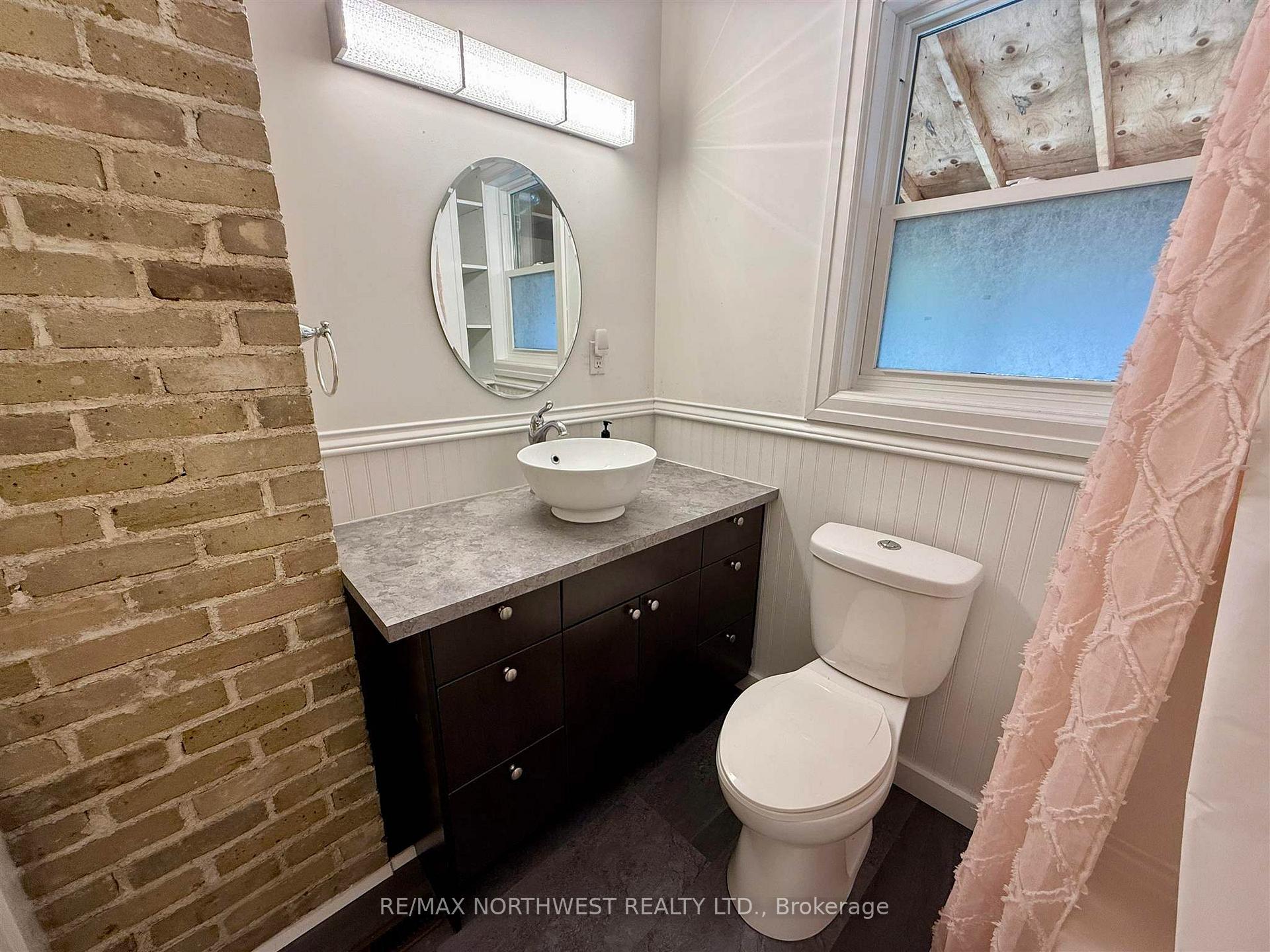 Photo 11 of 315 Main Street, Kenora, Keewatin — HOMEH