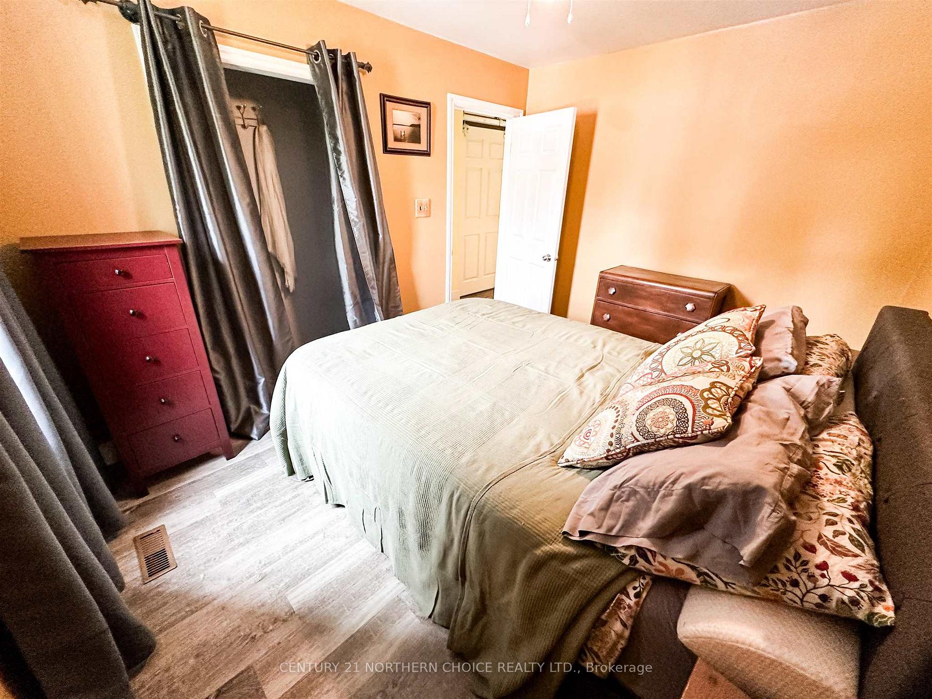 Photo 10 of 8 Poplar Road, Red Lake — HOMEH