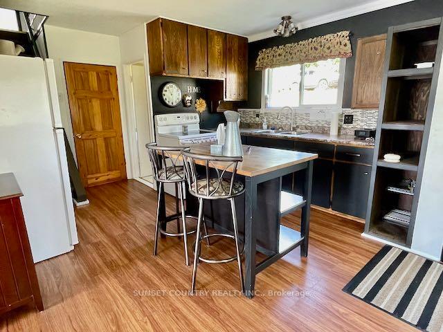 Photo 13 of 111 Northshore Road, Dryden, Thunder Lake — HOMEH