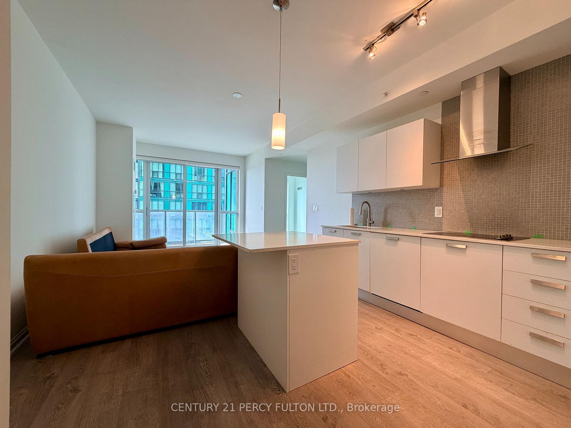 Photo 4 of Unit 705, 9 Bogert Avenue, North York, Lansing-Westgate — HOMEH