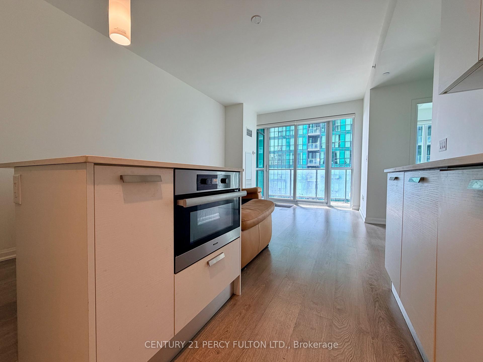 Photo 8 of Unit 705, 9 Bogert Avenue, North York, Lansing-Westgate — HOMEH