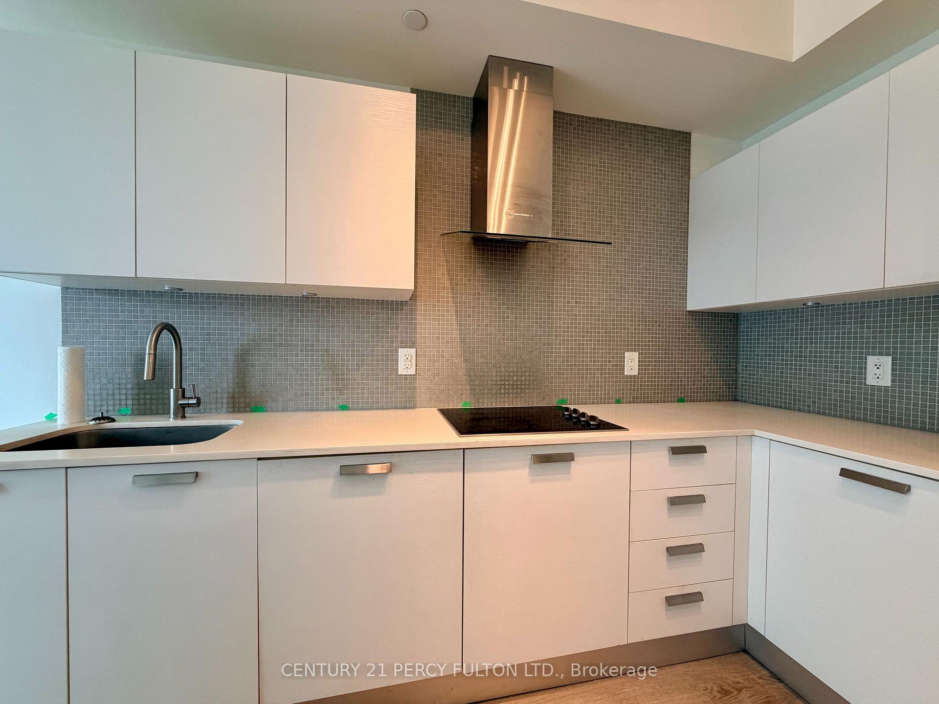 Photo 3 of Unit 705, 9 Bogert Avenue, North York, Lansing-Westgate — HOMEH