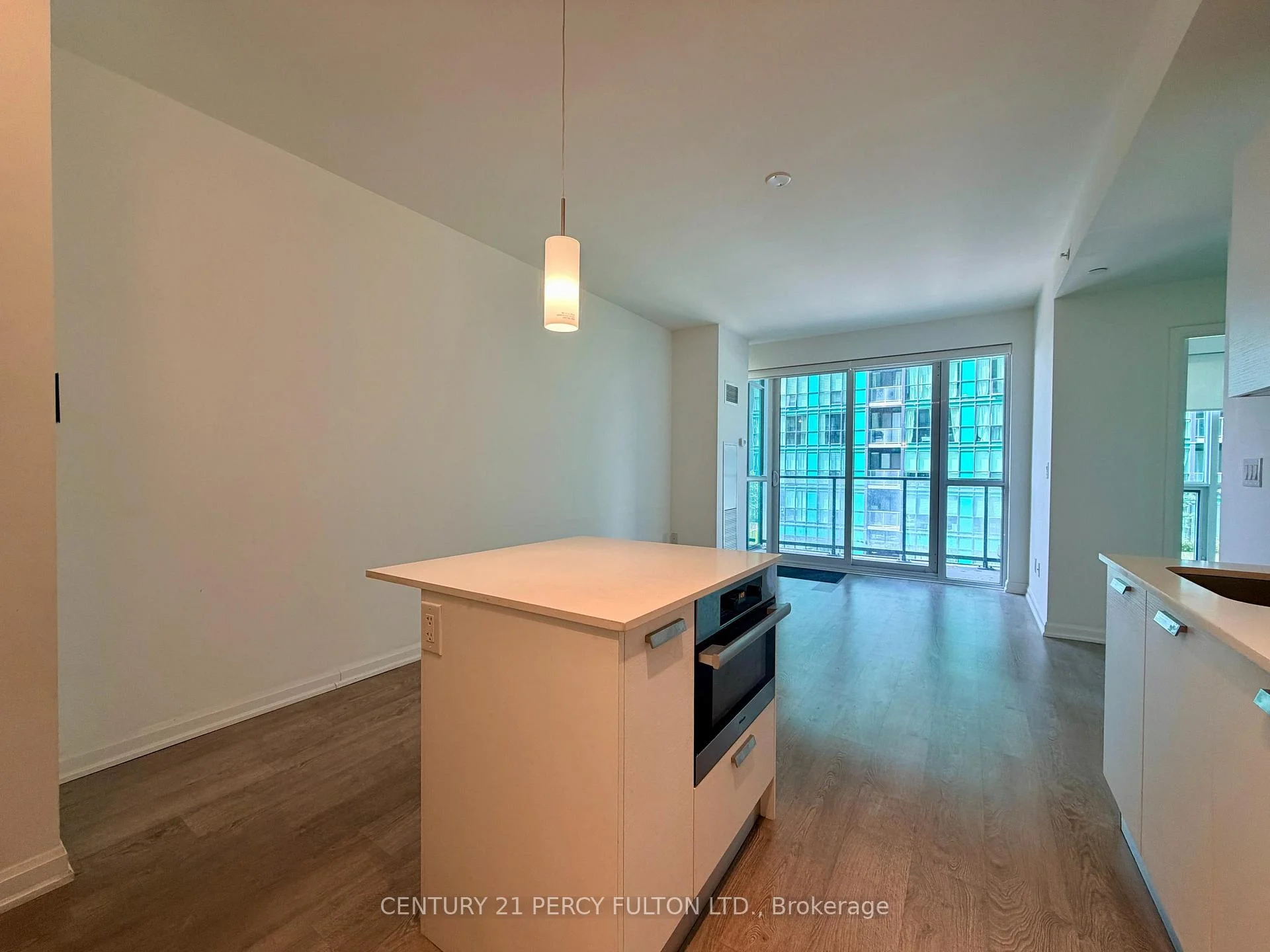 Photo 7 of Unit 705, 9 Bogert Avenue, North York, Lansing-Westgate — HOMEH