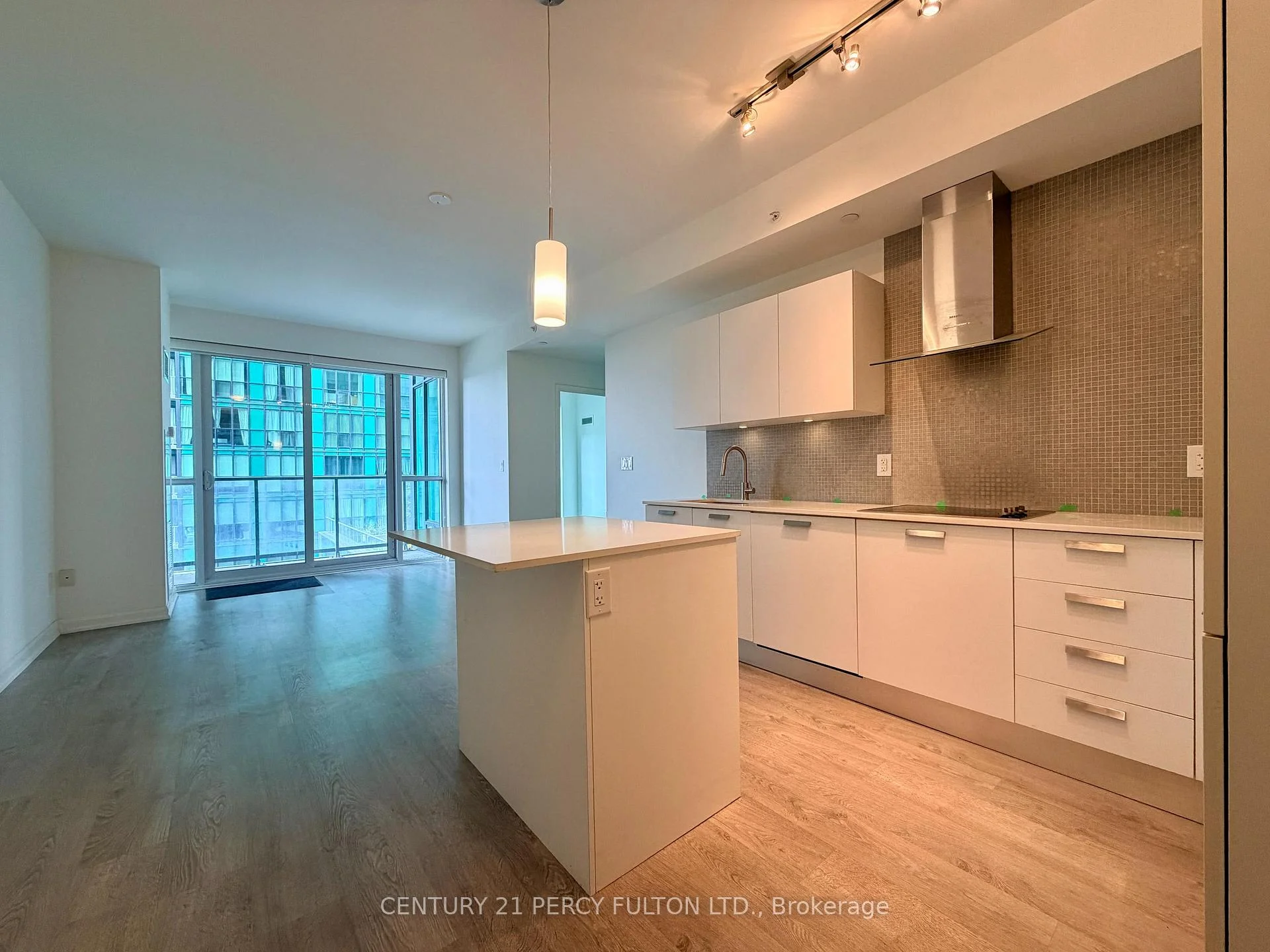 Photo 10 of Unit 705, 9 Bogert Avenue, North York, Lansing-Westgate — HOMEH