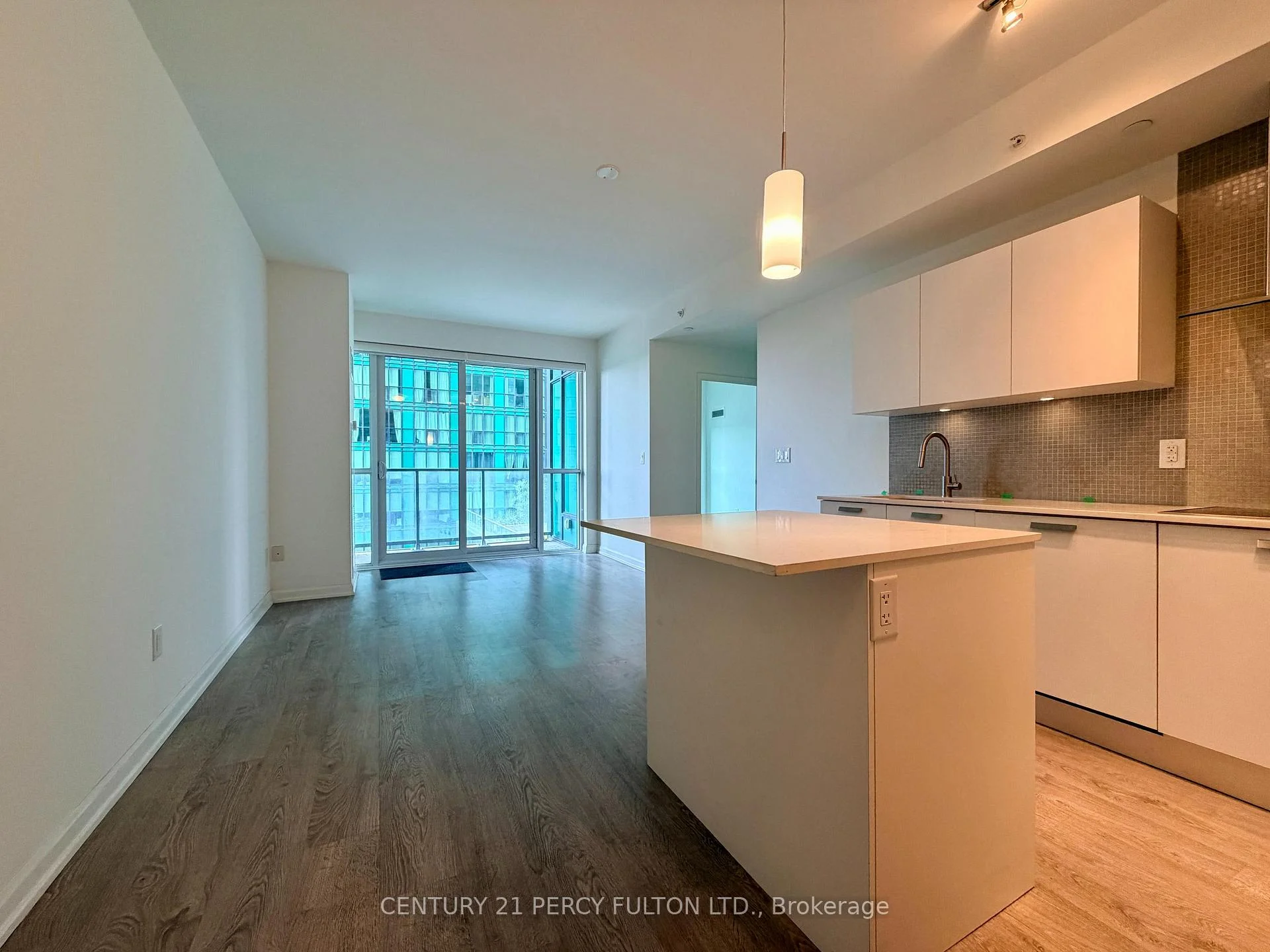 Photo 13 of Unit 705, 9 Bogert Avenue, North York, Lansing-Westgate — HOMEH
