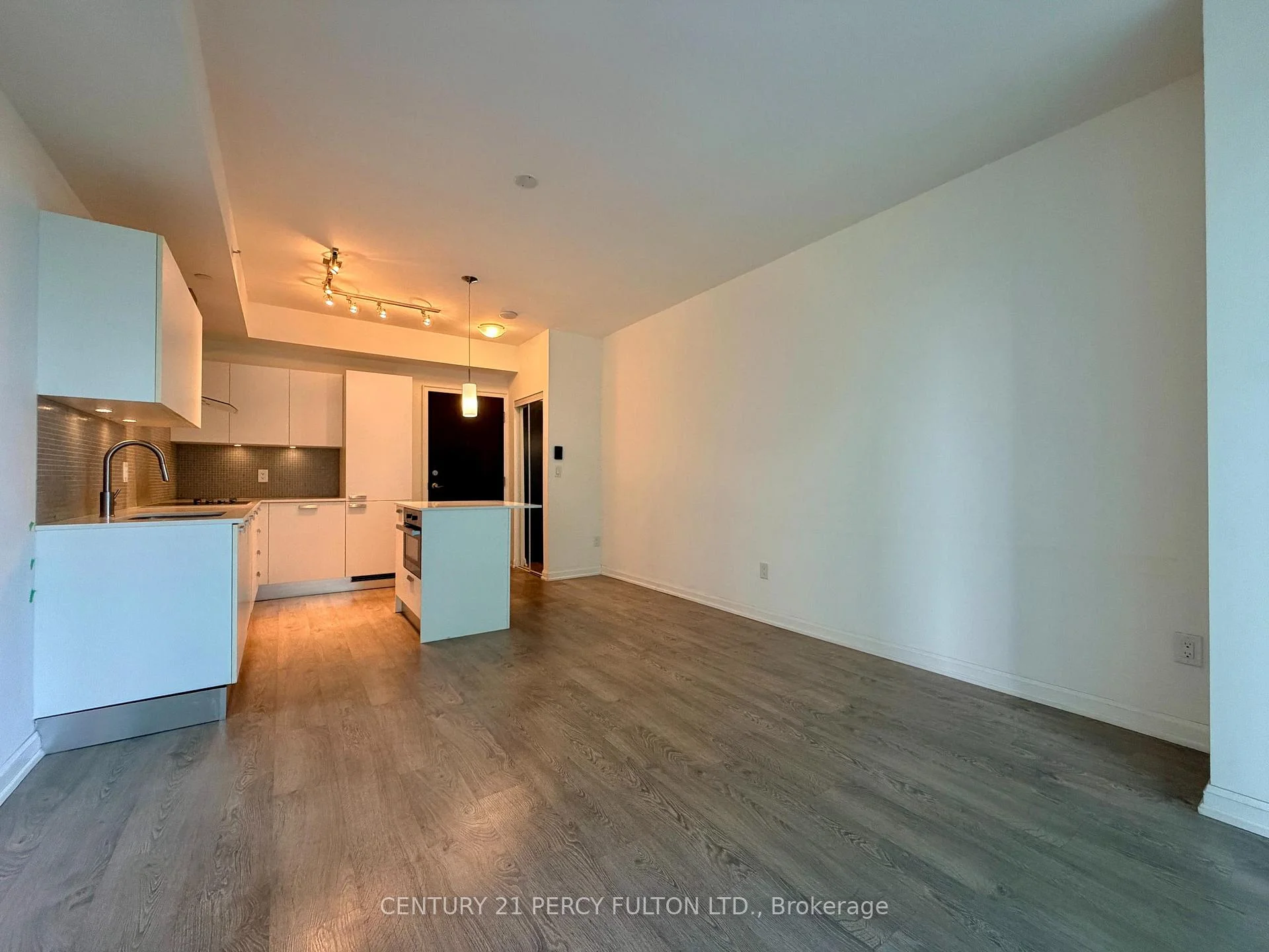 Photo 15 of Unit 705, 9 Bogert Avenue, North York, Lansing-Westgate — HOMEH