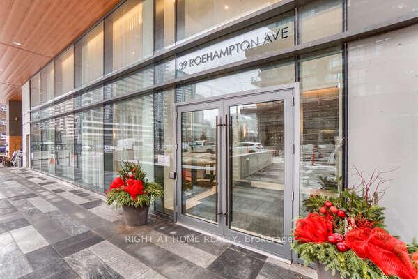 Photo 4 of Unit 3206, 39 Roehampton Avenue, Toronto, Mount Pleasant West — HOMEH