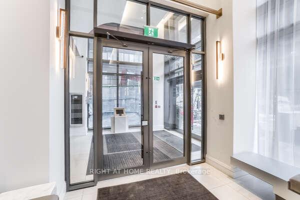 Photo 5 of Unit 3206, 39 Roehampton Avenue, Toronto, Mount Pleasant West — HOMEH