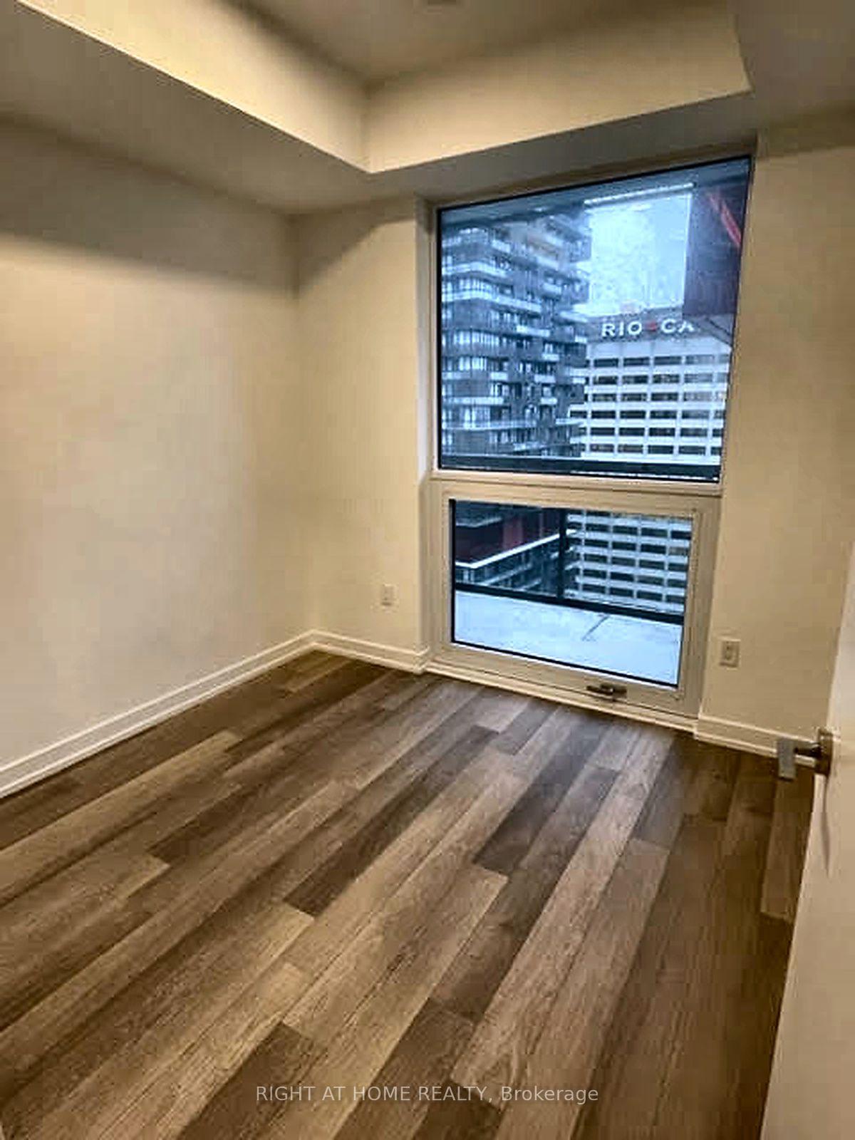 Photo 11 of Unit 3206, 39 Roehampton Avenue, Toronto, Mount Pleasant West — HOMEH