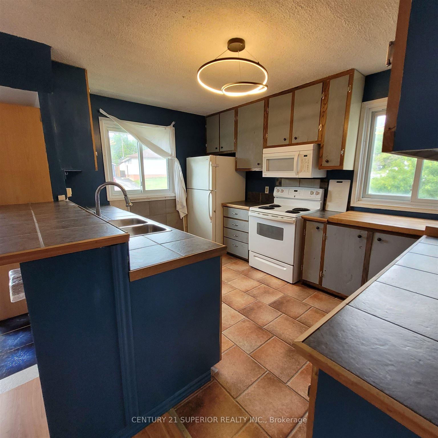 Photo 11 of 3 Mona Drive, Manitouwadge — HOMEH