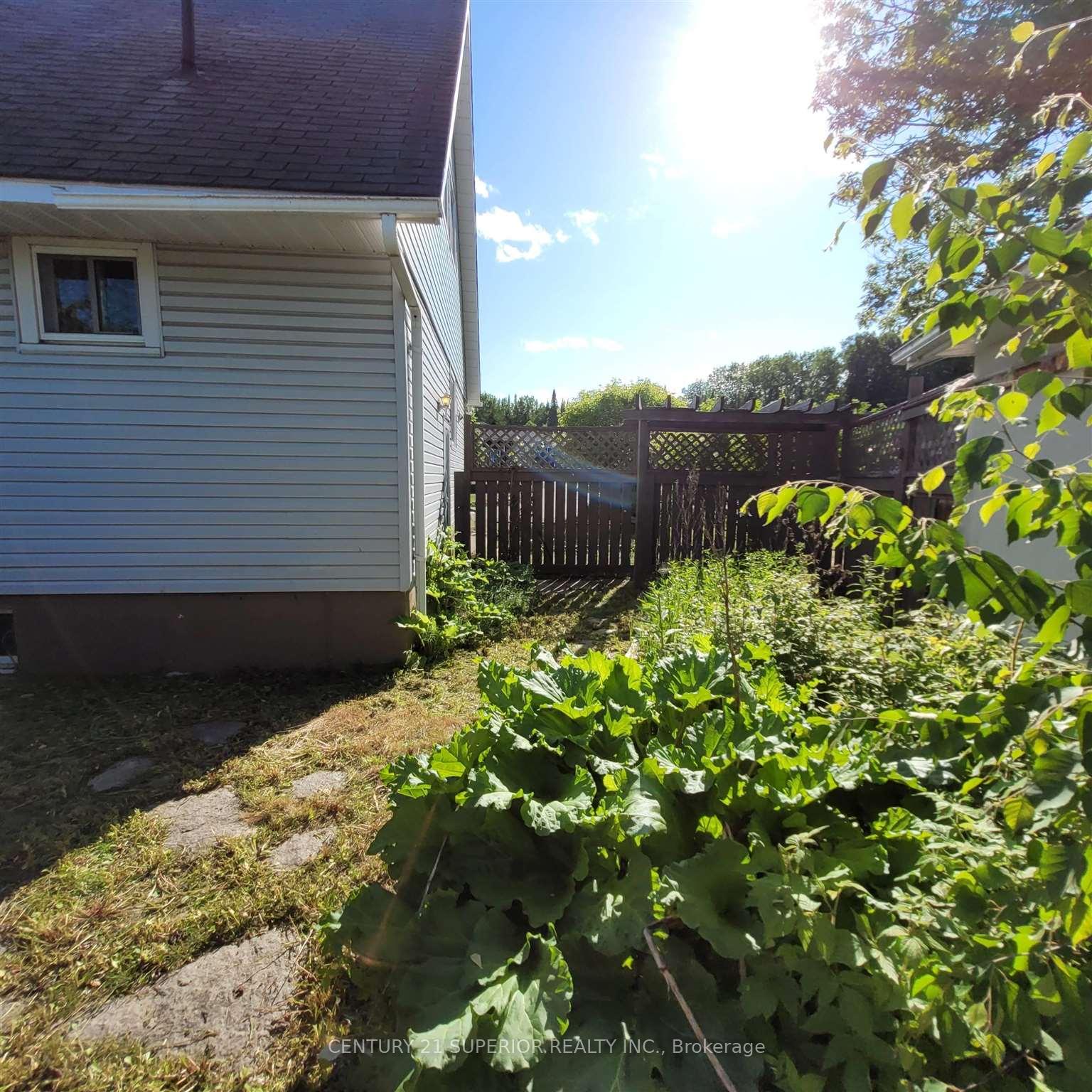 Photo 38 of 3 Mona Drive, Manitouwadge — HOMEH