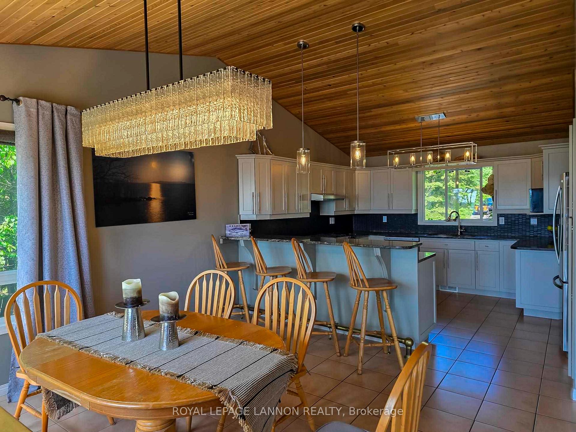 Photo 20 of 100 Island Avenue, Neebing, Blake — HOMEH