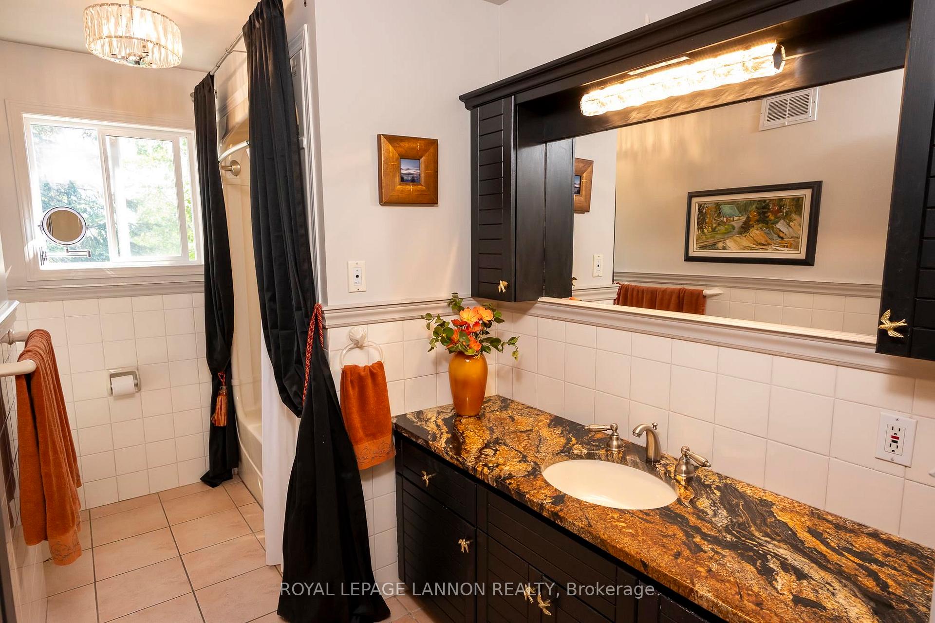 Photo 23 of 100 Island Avenue, Neebing, Blake — HOMEH