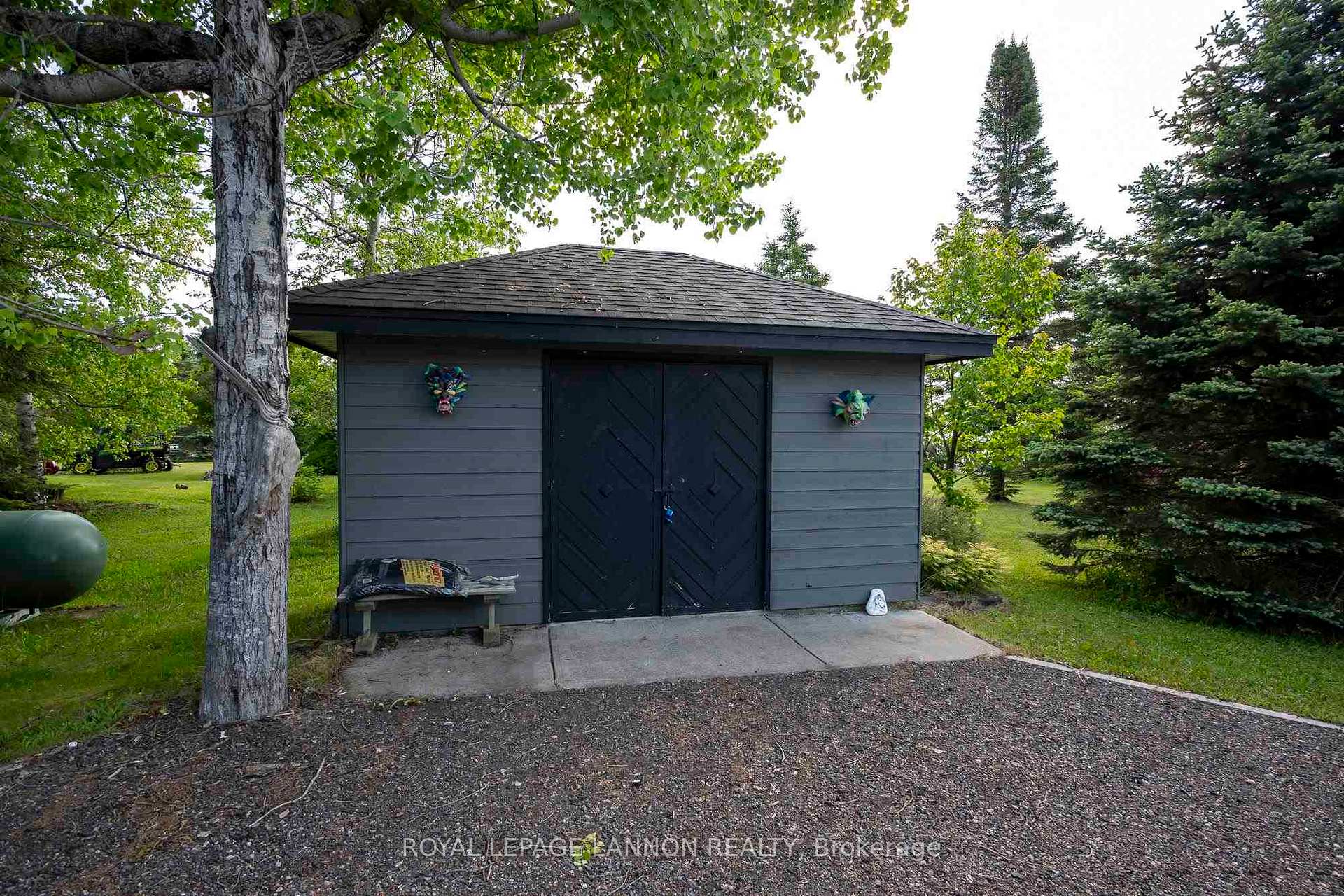 Photo 36 of 100 Island Avenue, Neebing, Blake — HOMEH