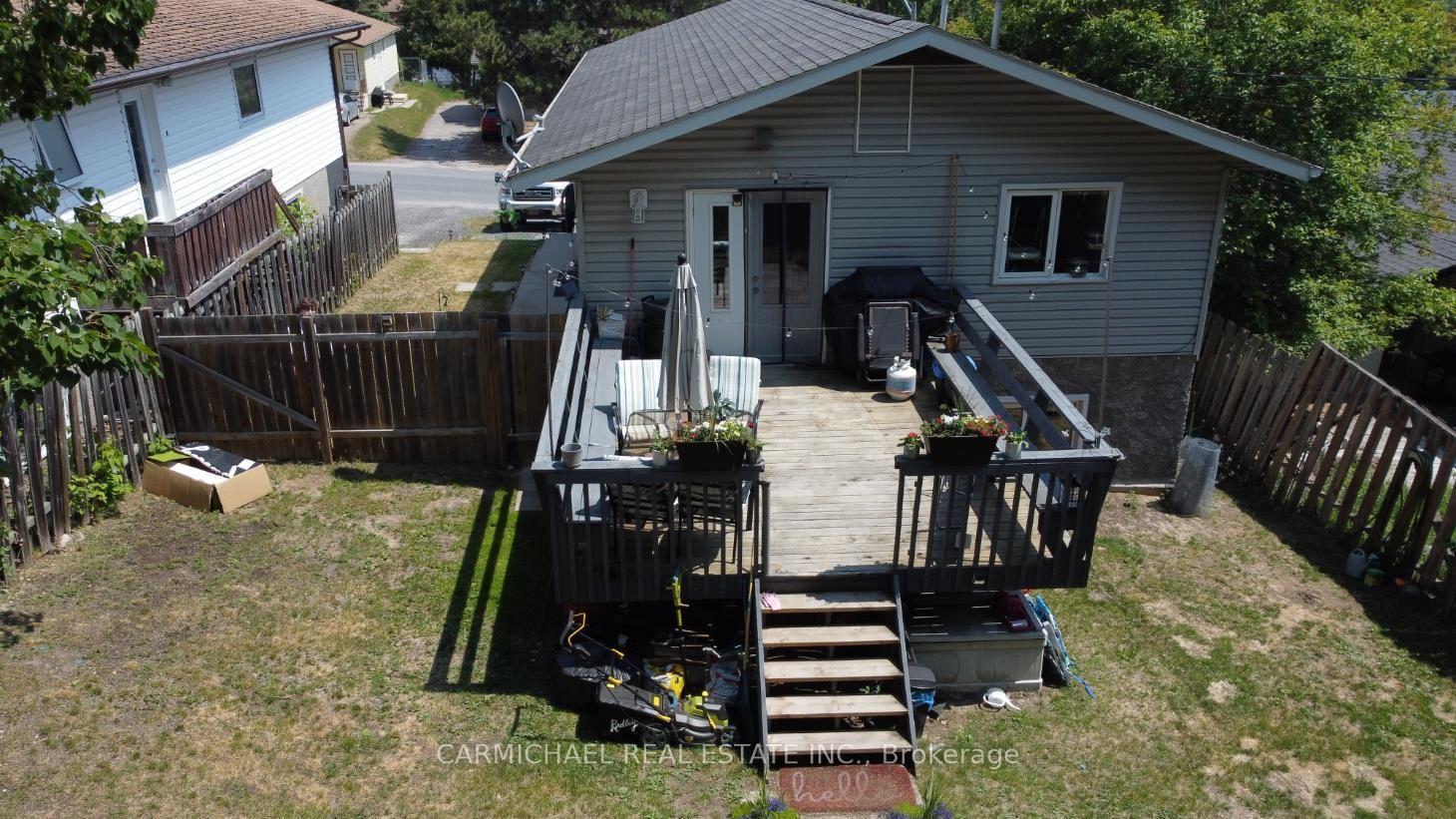 Photo 2 of 118 Minto Crescent, Kenora, Amethyst — HOMEH