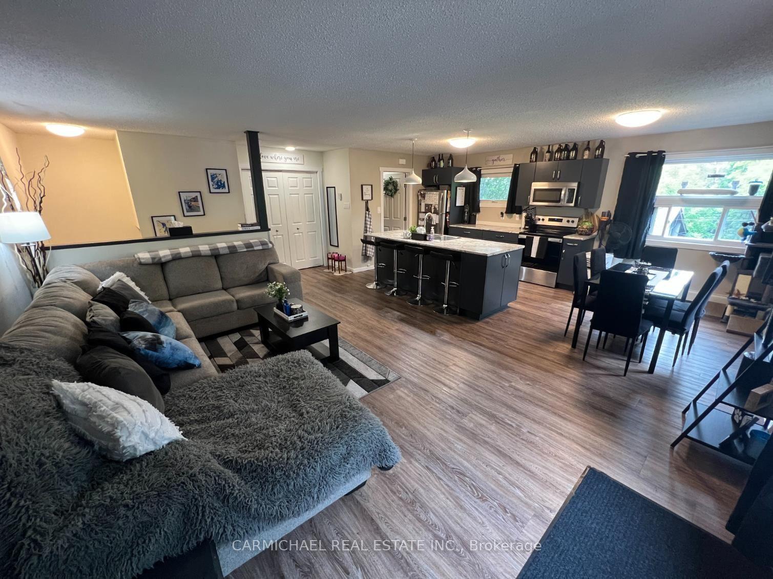 Photo 3 of 118 Minto Crescent, Kenora, Amethyst — HOMEH