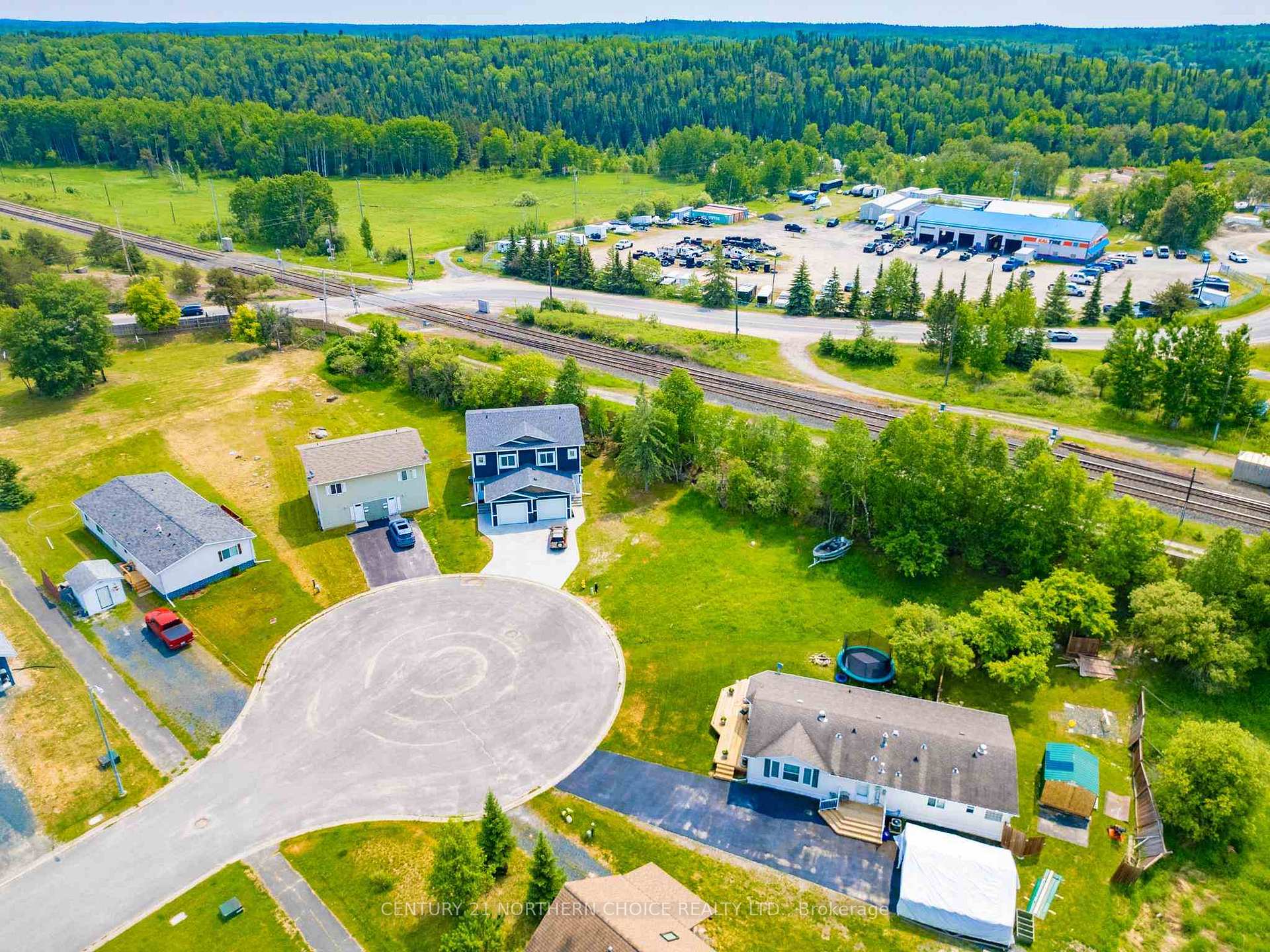 Photo 3 of 14 Sunrise Place, Kenora, Evergreen — HOMEH