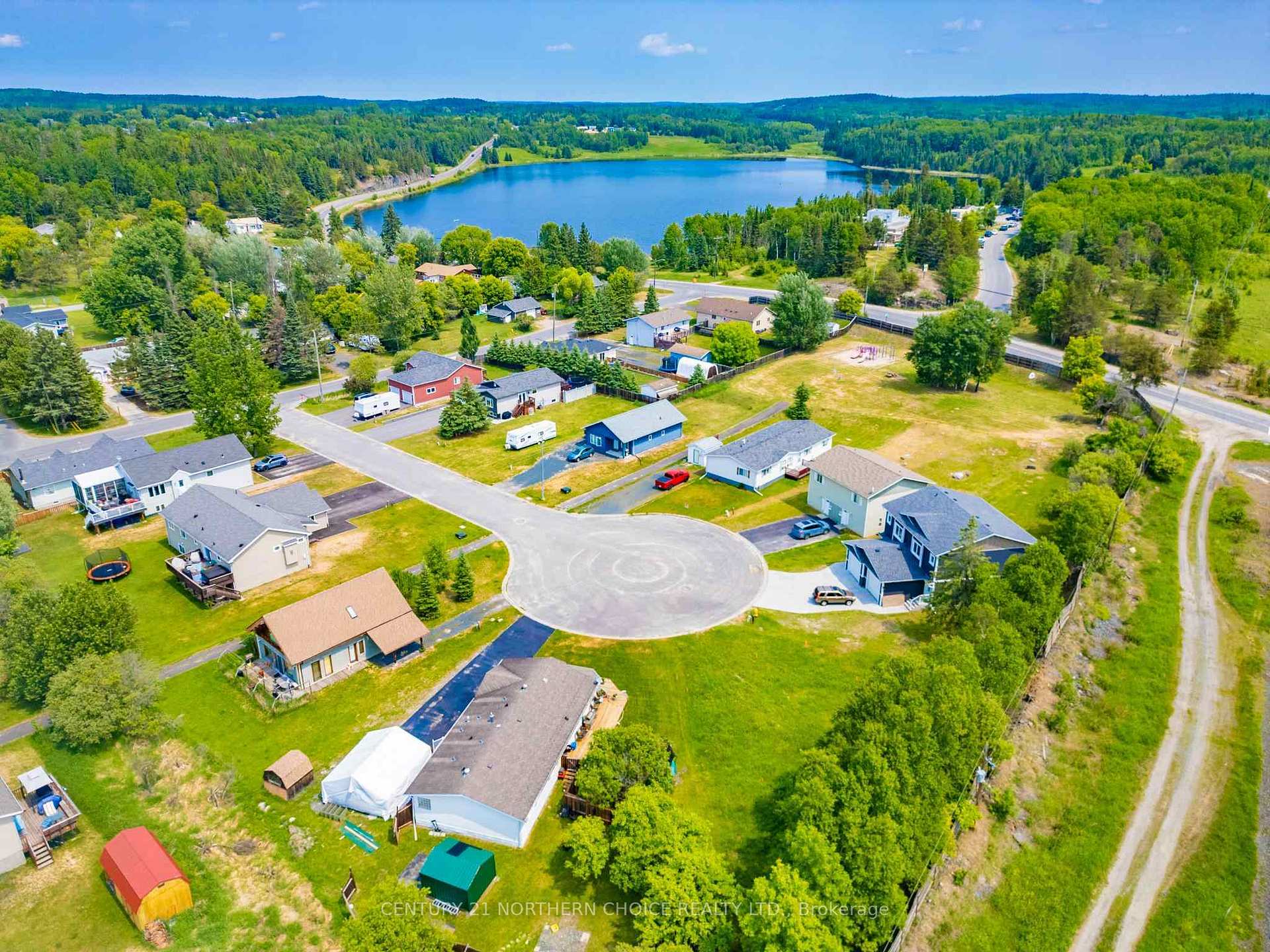 Photo 4 of 14 Sunrise Place, Kenora, Evergreen — HOMEH