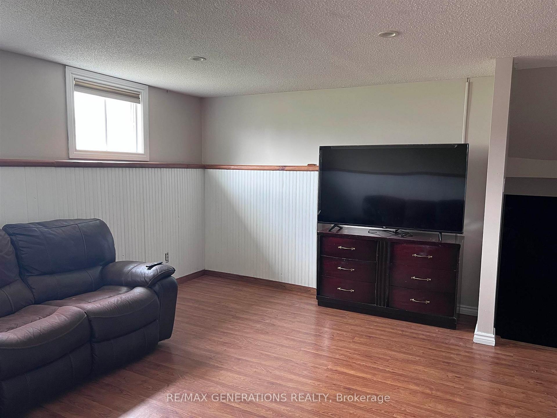 Photo 19 of 49 Bastedo Crescent, Marathon — HOMEH