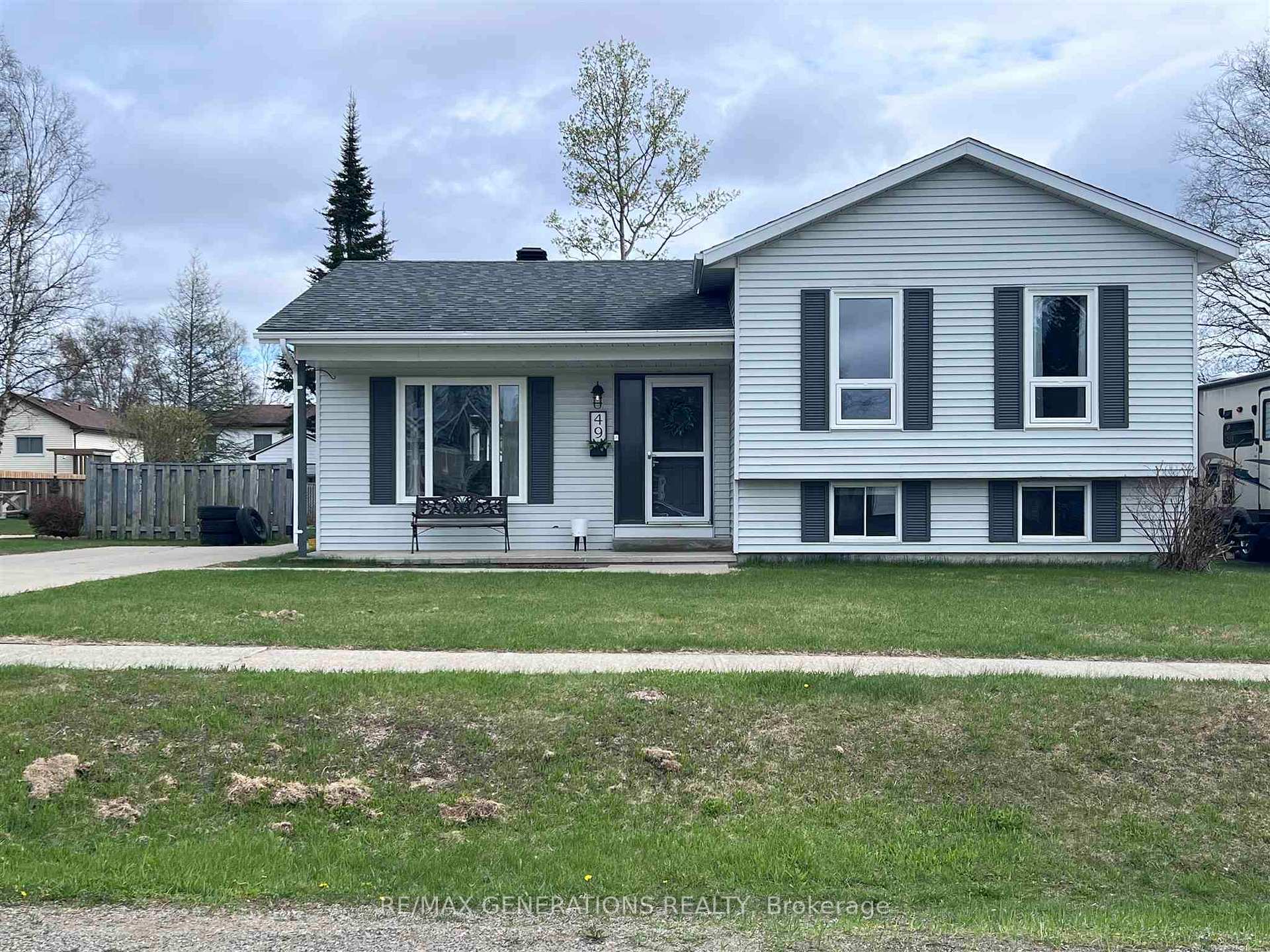 Photo 33 of 49 Bastedo Crescent, Marathon — HOMEH