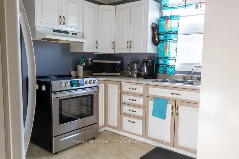 Photo 7 of 211 Third Avenue NE, Greenstone — HOMEH
