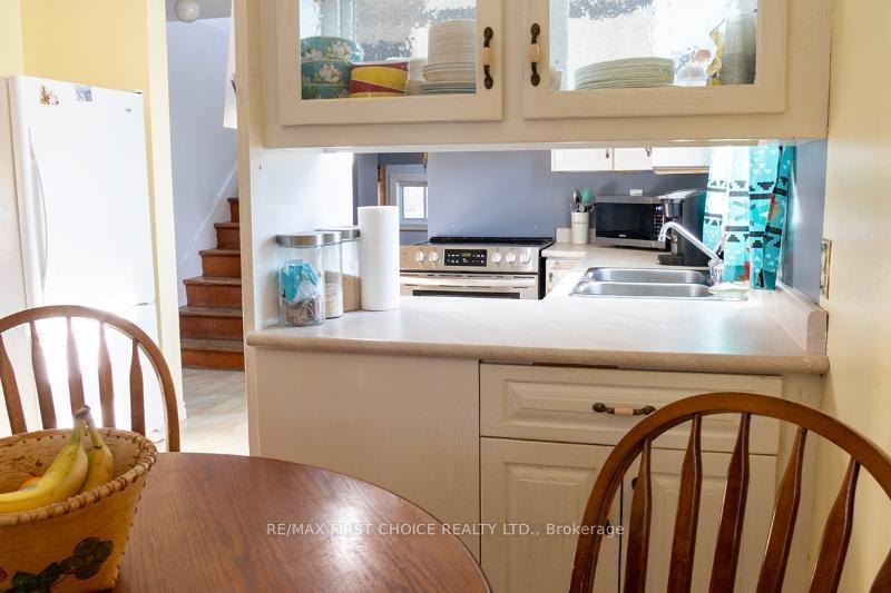 Photo 9 of 211 Third Avenue NE, Greenstone — HOMEH