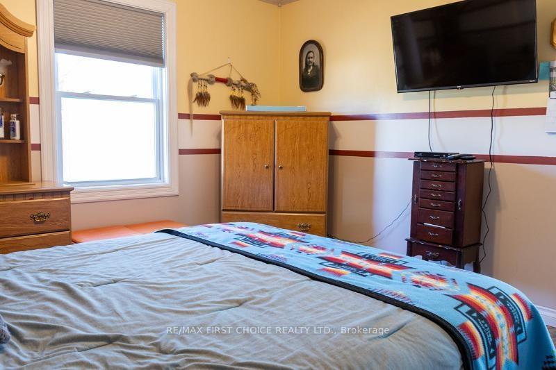 Photo 17 of 211 Third Avenue NE, Greenstone — HOMEH