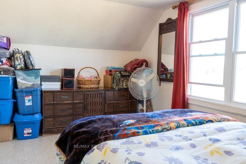 Photo 22 of 211 Third Avenue NE, Greenstone — HOMEH