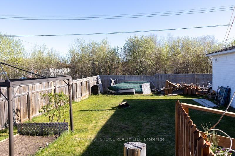 Photo 34 of 211 Third Avenue NE, Greenstone — HOMEH