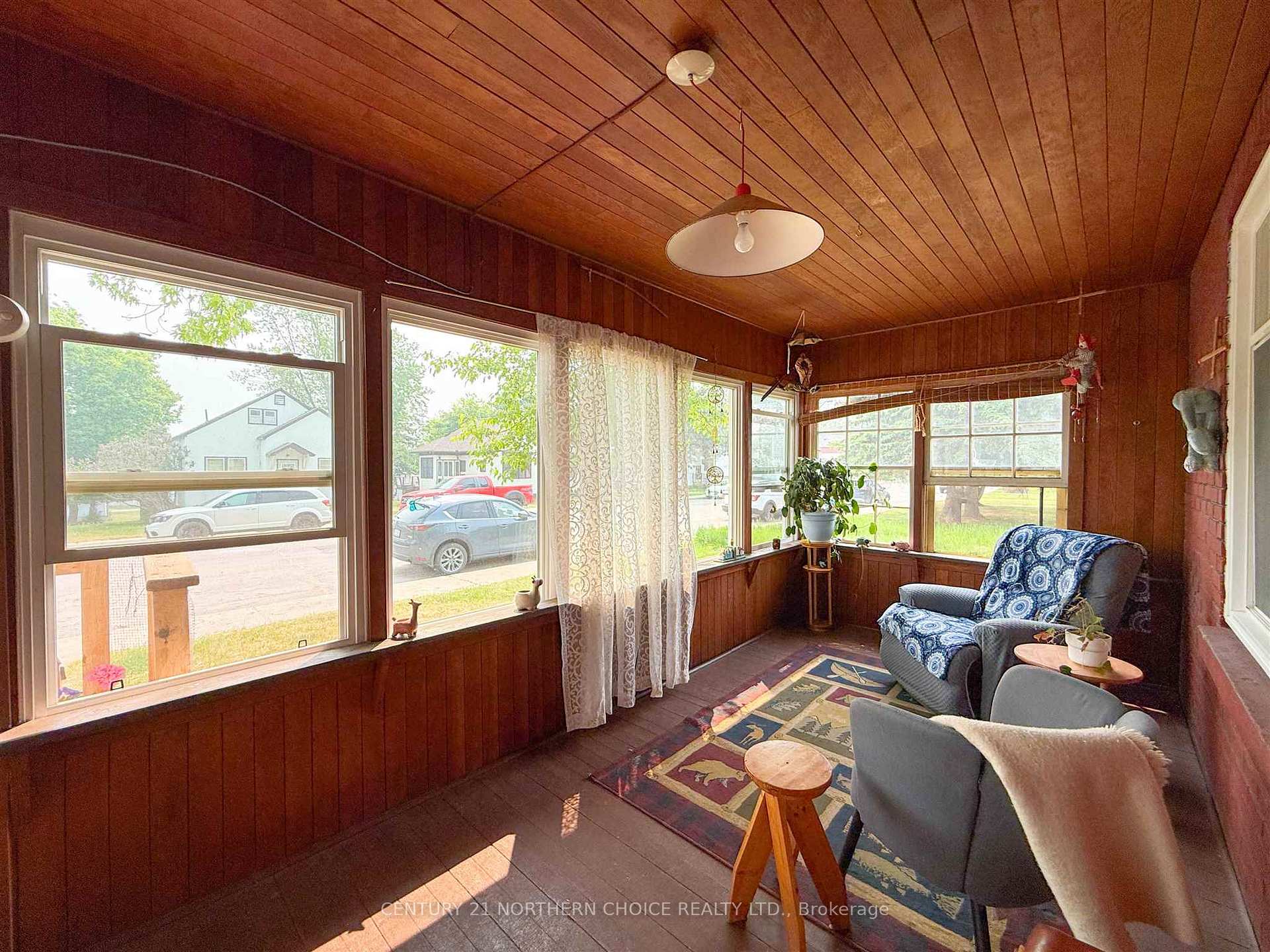 Photo 4 of 834 First Street South, Kenora, Central — HOMEH